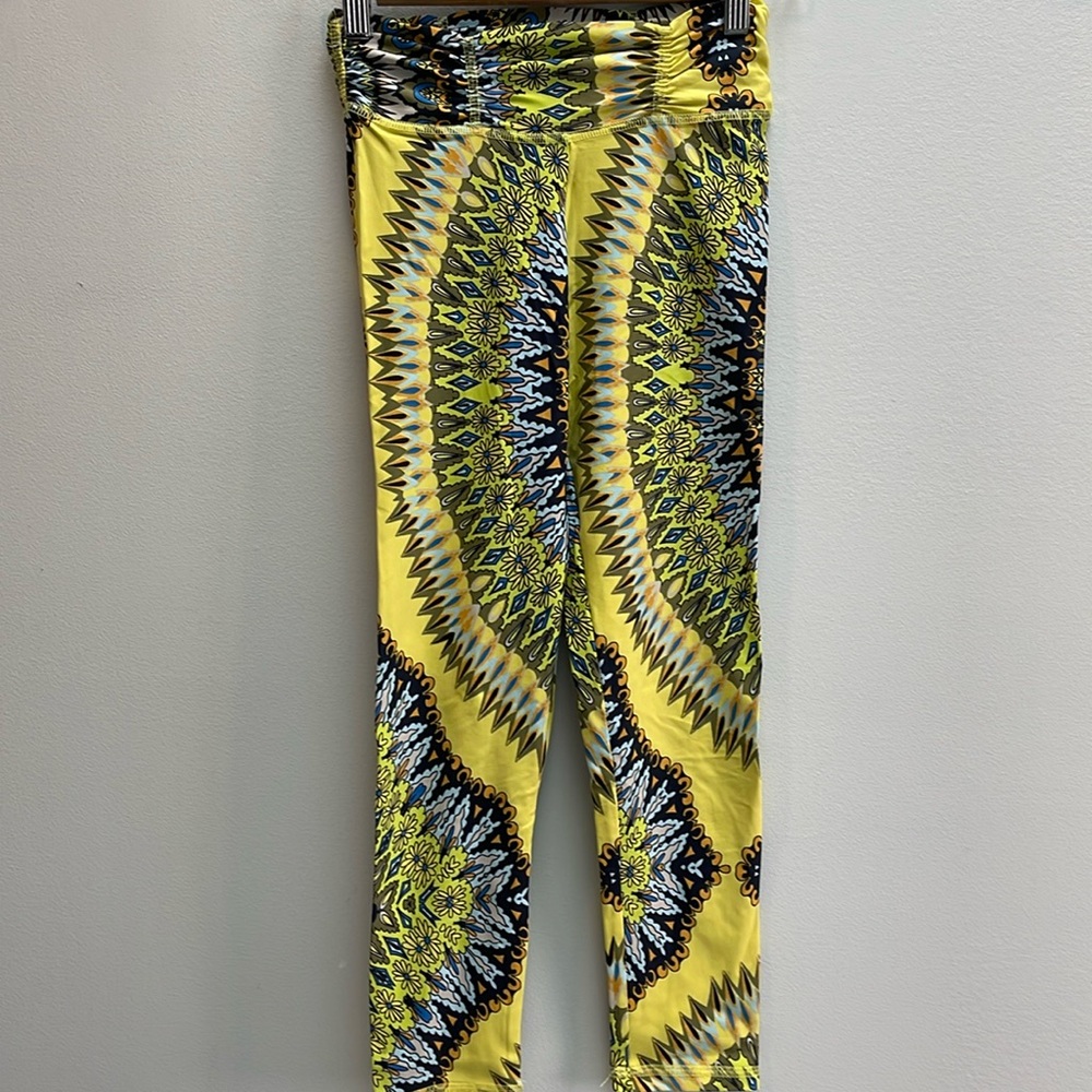 Liquido yoga legging pants size small, fits small
